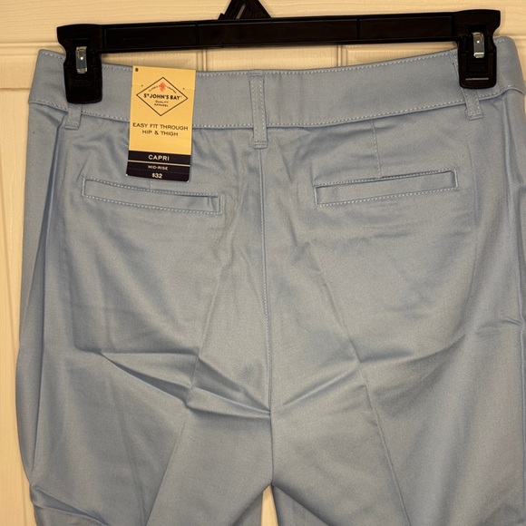 NWT St. John's Bay Light Blue Capri Pants - Picture 8 of 8